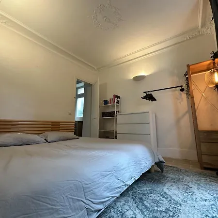 Apartment Abbesses *