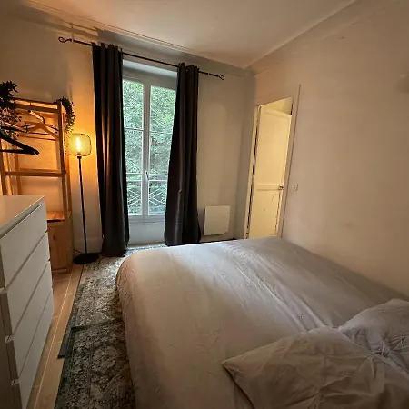 Apartment Abbesses